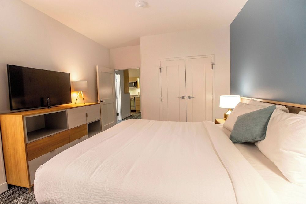 Suite, 1 Bedroom, Non Smoking (Mobility Accessible, Tub)