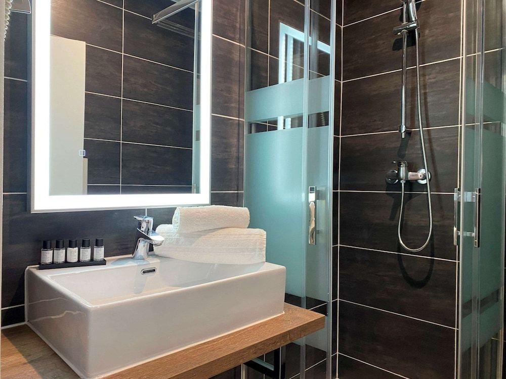 Hôtel Clairefontaine Comfort Double Room 5