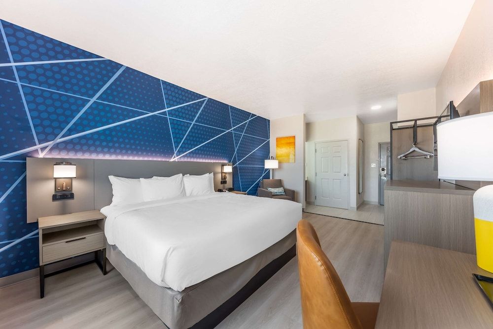 Comfort Inn & Suites Belton Temple South I-35 Standard Room, 1 King Bed, Non Smoking 2