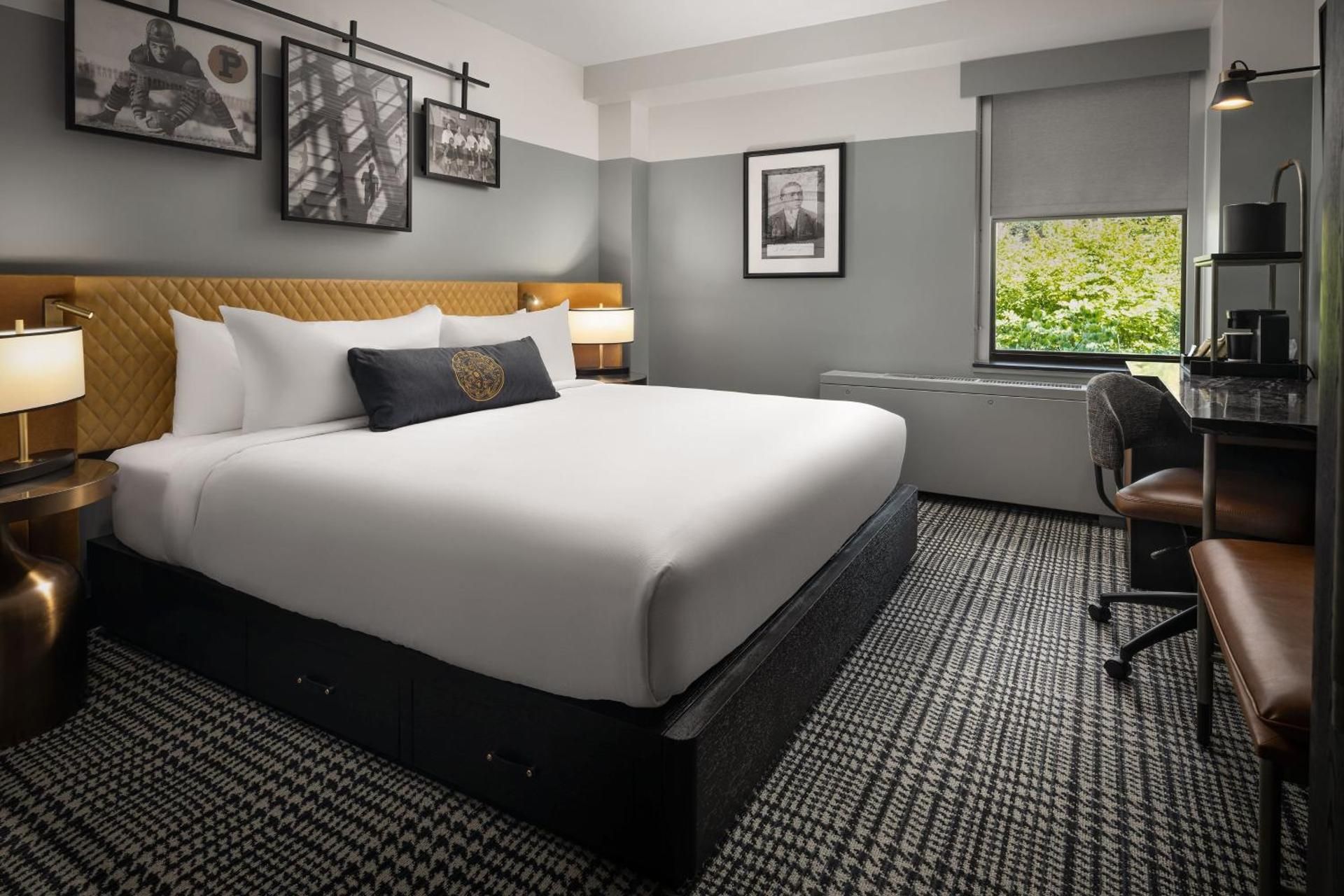 Standard King Room - Hearing Accessible