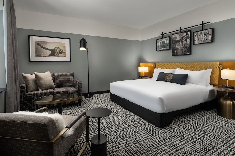 Deluxe Room, 1 King Bed with Sofa bed