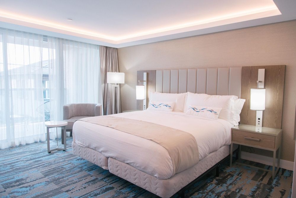 H2O Hermosa Beach Hotel Superior Room, 1 King Bed, Accessible 3