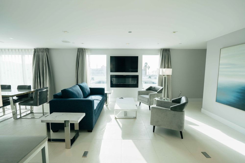 H2O Hermosa Beach Hotel