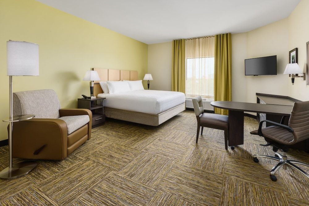 undefined Candlewood Suites Orlando - Lake Buena Vista by IHG 3