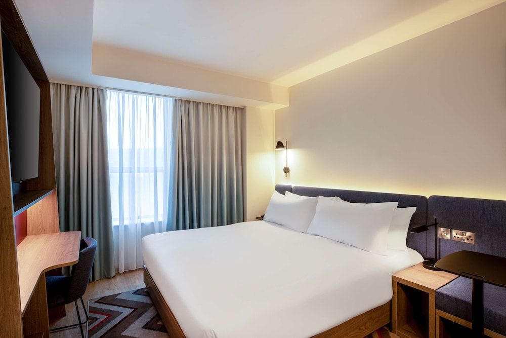 undefined Hampton by Hilton Bath City