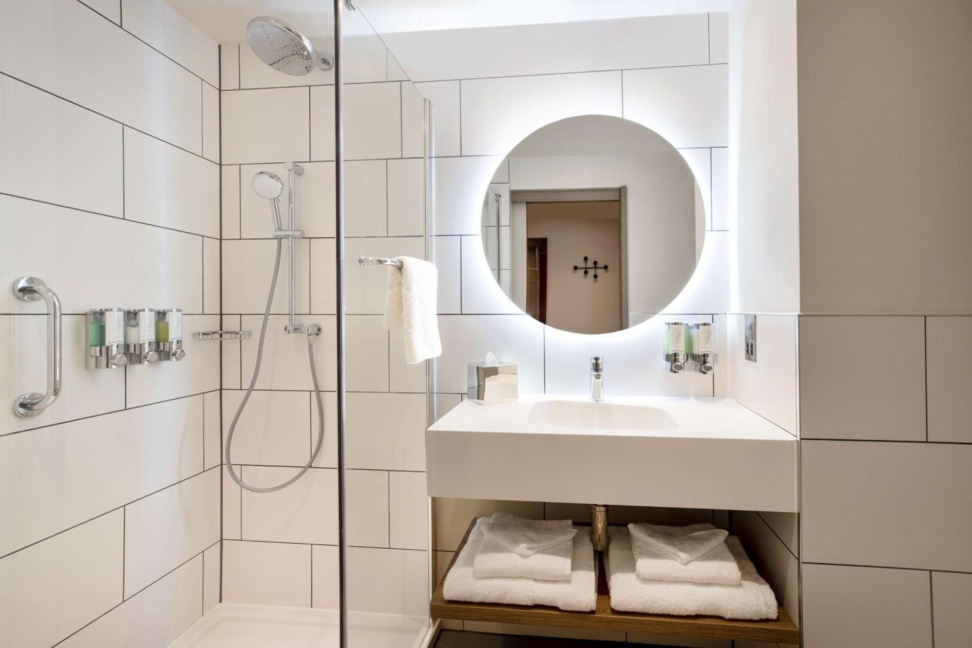 undefined Hampton by Hilton Bath City 9