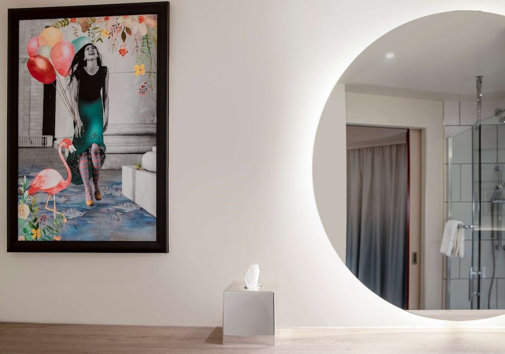 undefined Hampton by Hilton Bath City 8