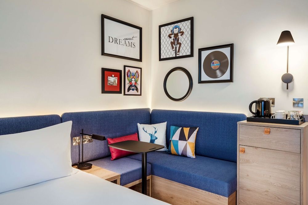 undefined Hampton by Hilton Bath City 10