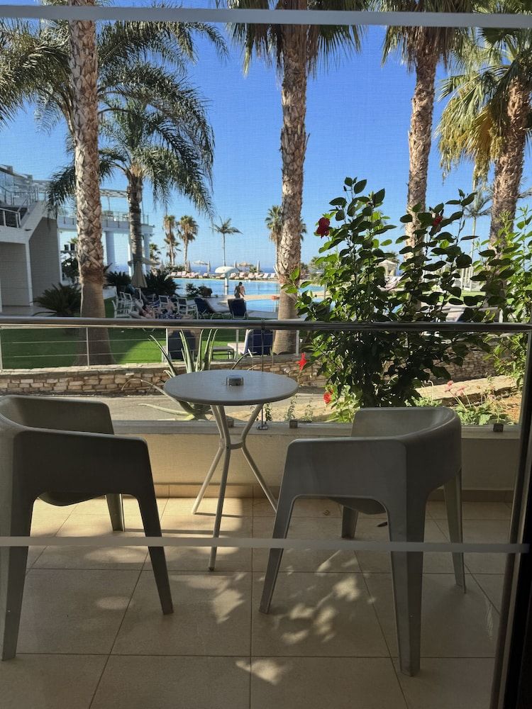 One Bedroom Villa with Pool View