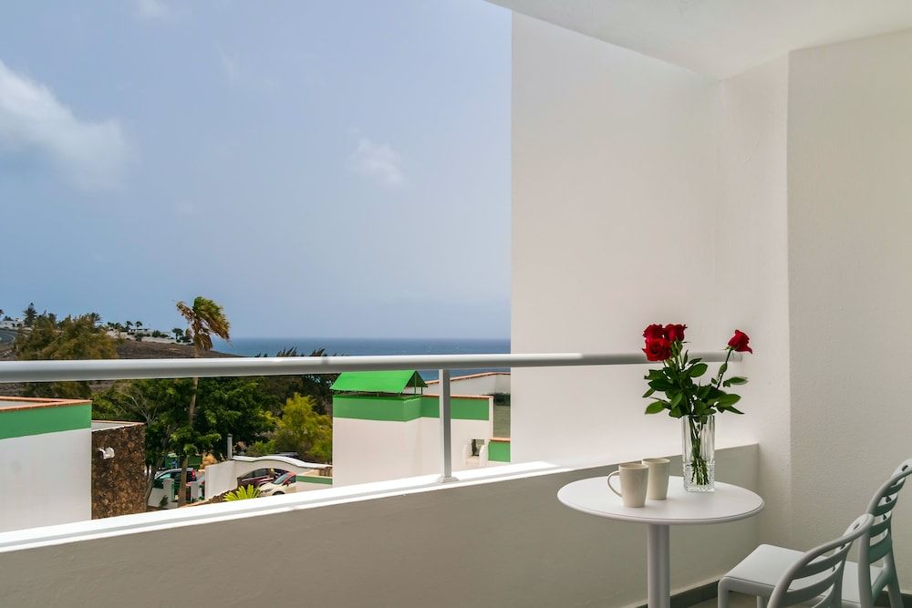 Superior Twin Room, Multiple Beds, Balcony, Partial Sea View