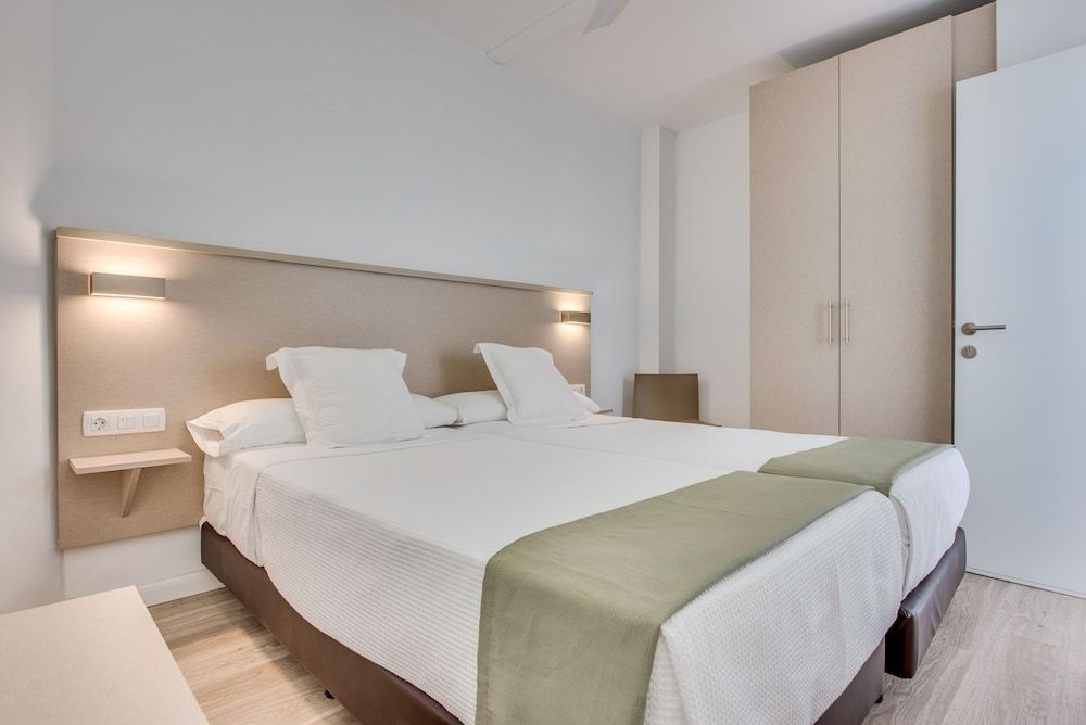 Standard Apartment, 2 Bedrooms, Partial Sea View (3 adults)