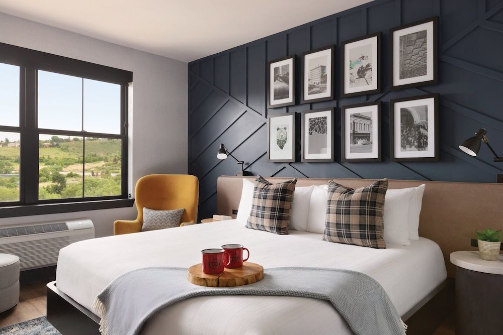 Room, 1 King Bed, Mobility Accessible (Bank)