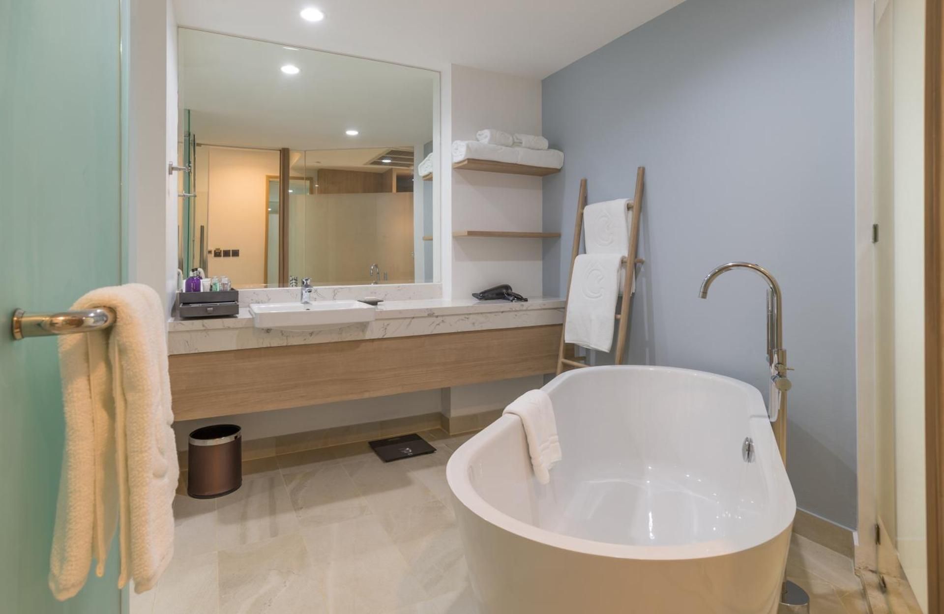 Family Residence Pool Access
