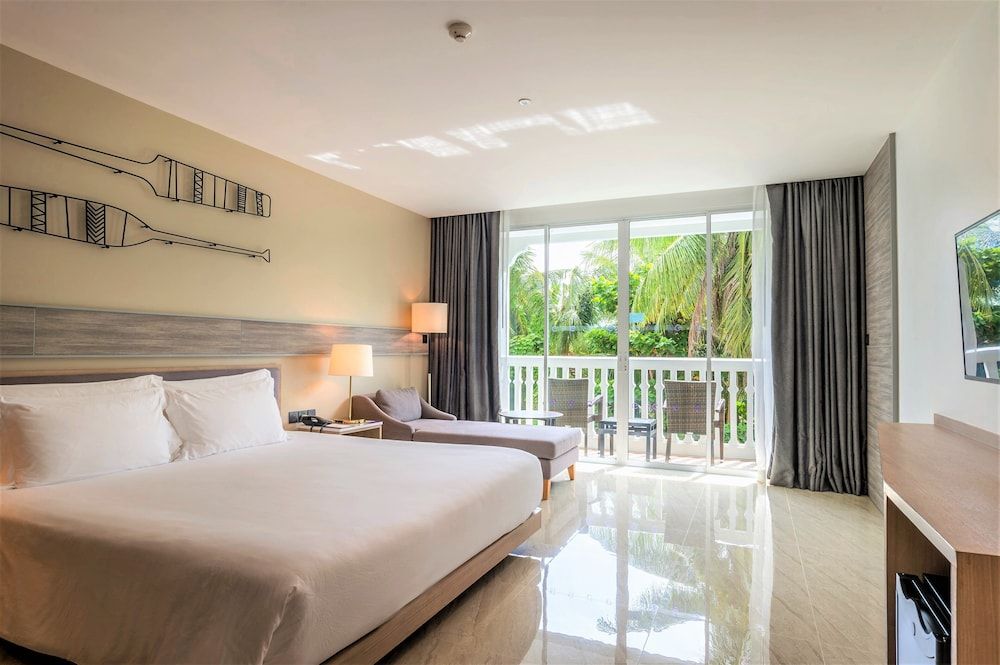 Centara Ao Nang Beach Resort & Spa Krabi Deluxe Room, 1 King Bed