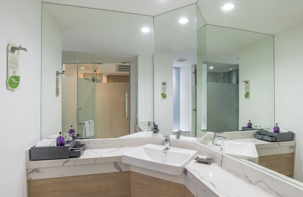 Centara Ao Nang Beach Resort & Spa Krabi Deluxe Room, 1 King Bed 5