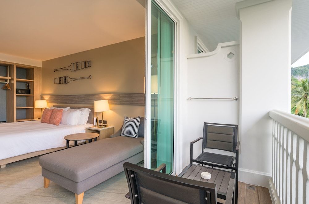 Centara Ao Nang Beach Resort & Spa Krabi Deluxe Room, 1 King Bed 2