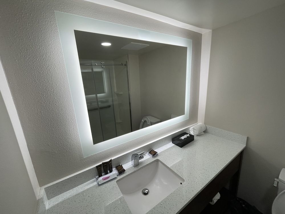 Suite, 1 King Bed, Non Smoking
