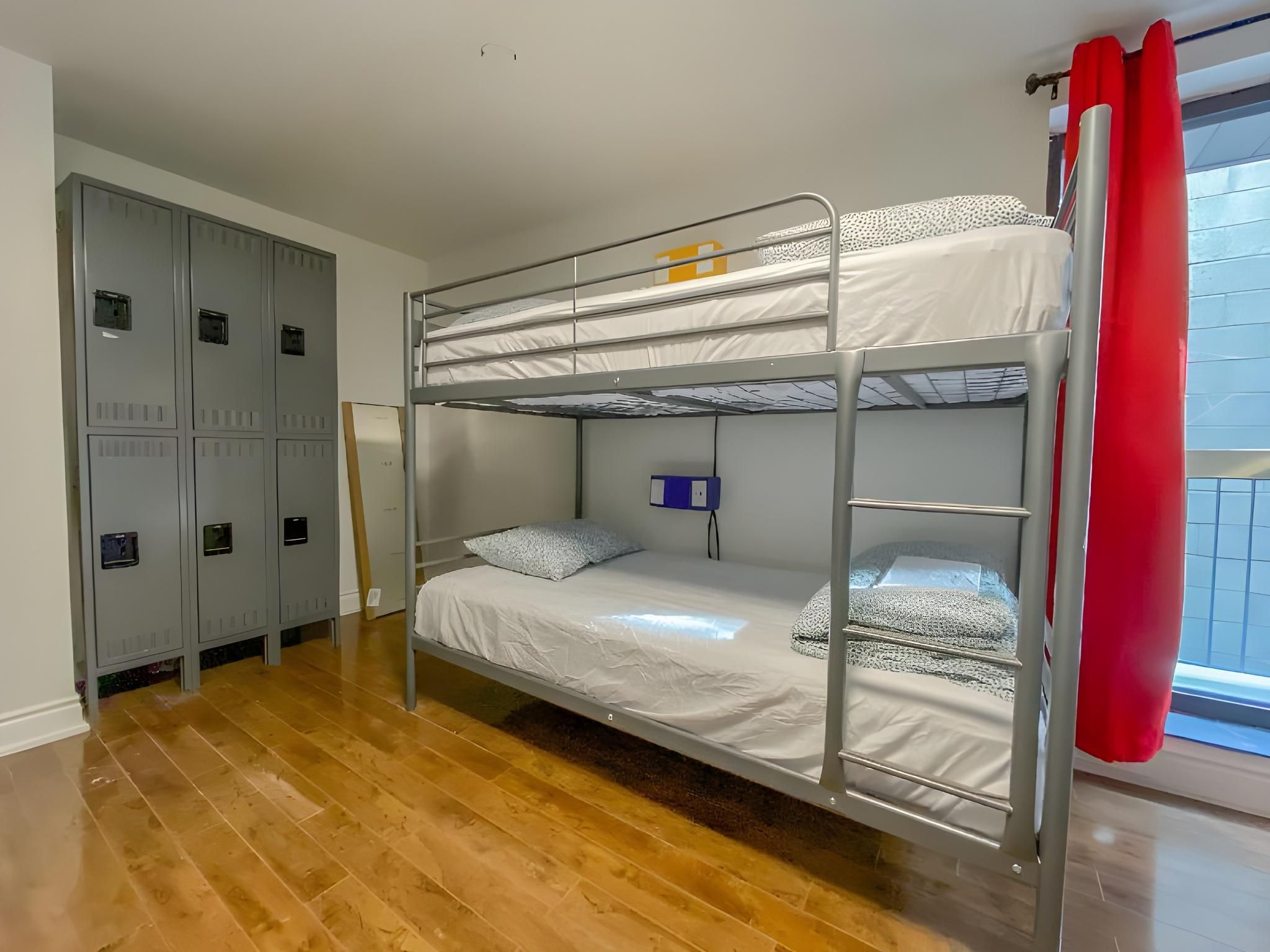 Bed in a 8 Bed Mixed Room
