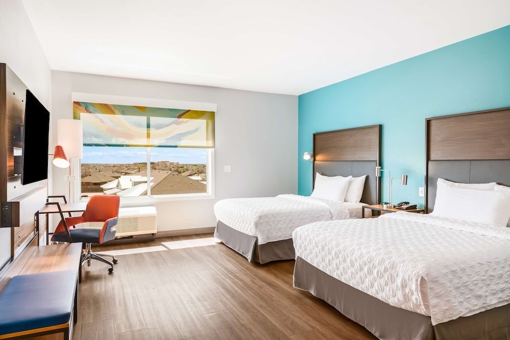 Room, 2 Queen Beds, Accessible (Roll-In Shower)