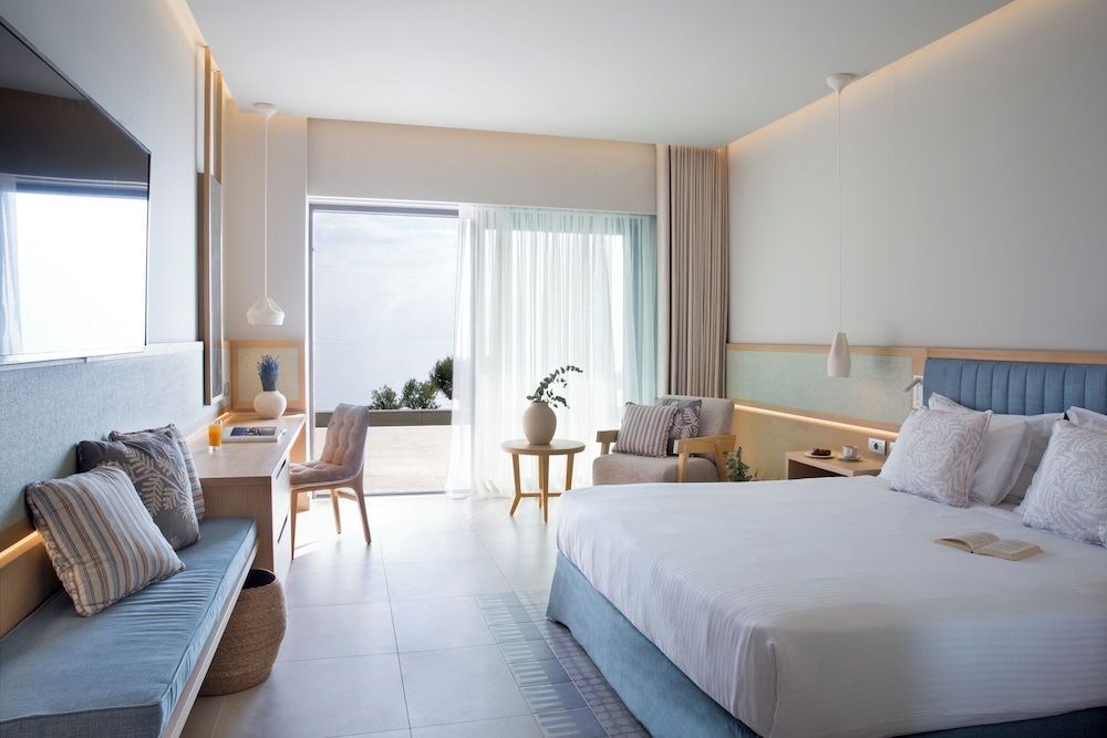 Deluxe Room Seafront Private Pool
