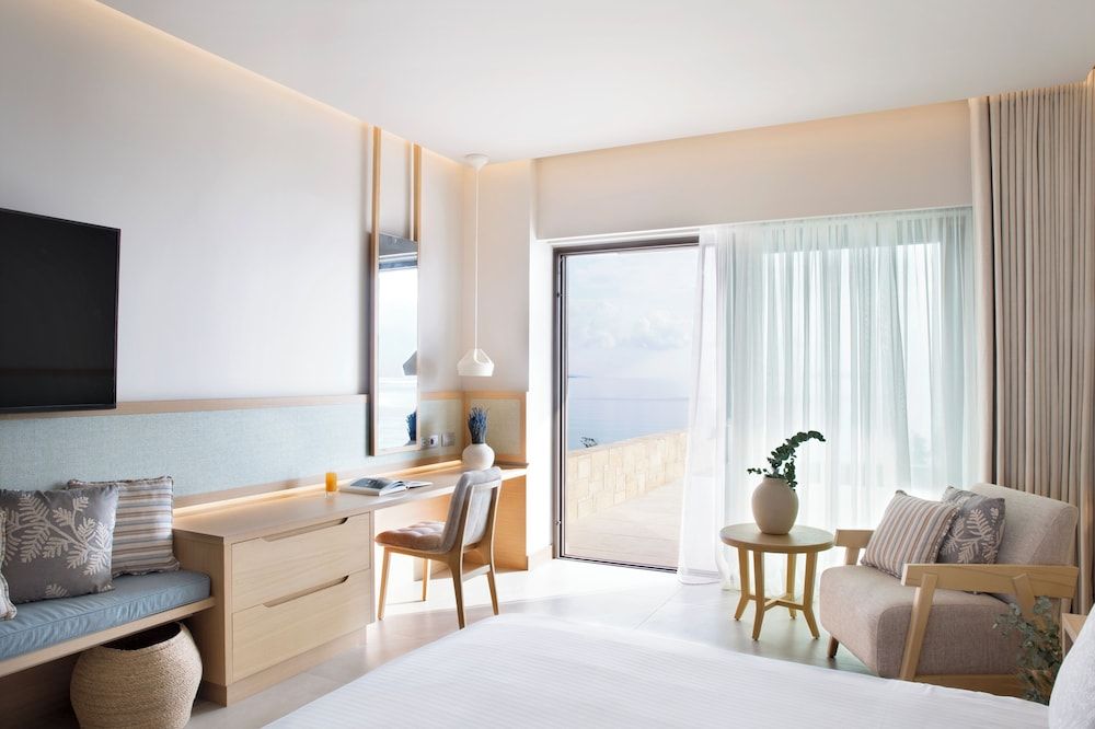 Deluxe Room Seafront Private Pool
