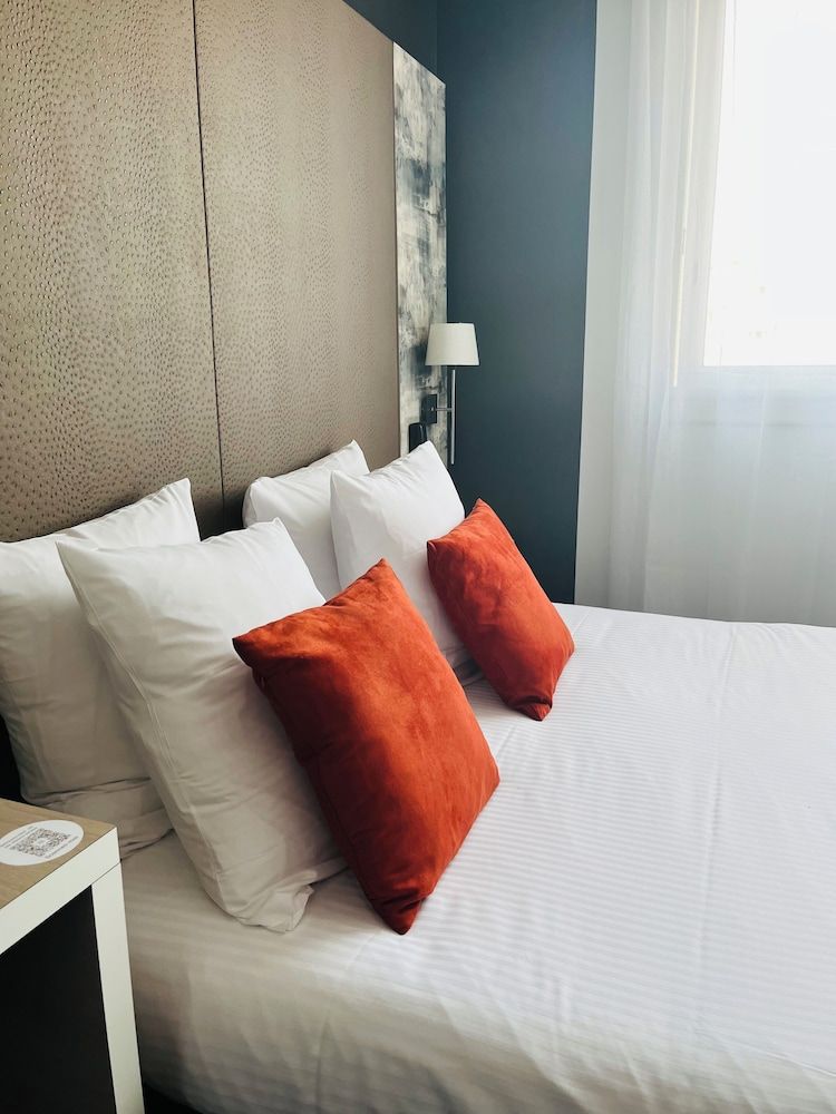 Hotel Bristol Comfort Double Room 5