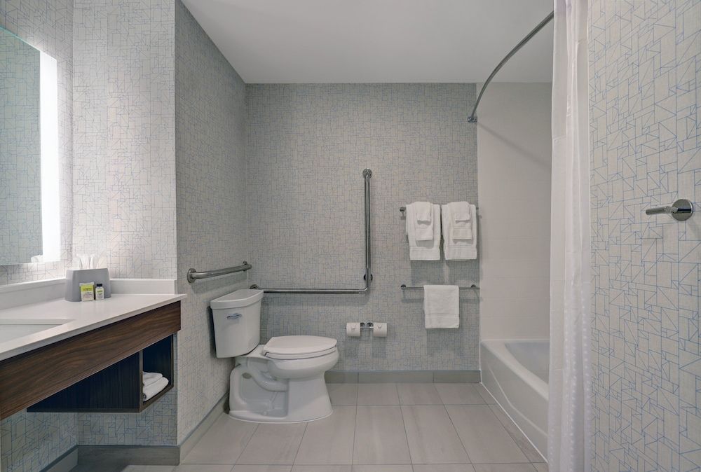 Suite, 1 King Bed, Accessible (Communications)