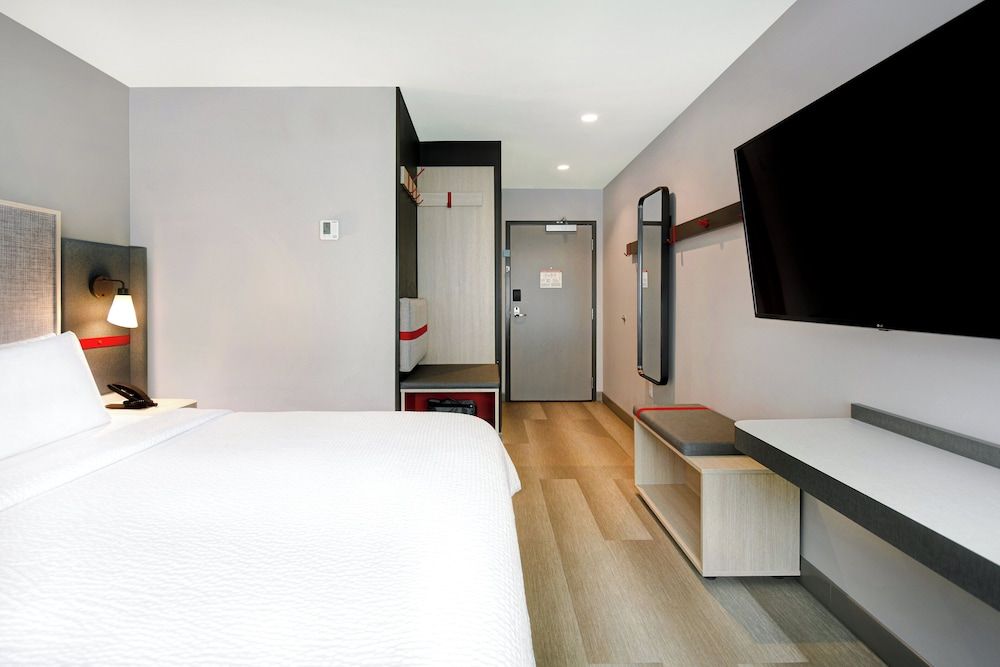 Standard Room, 1 King Bed