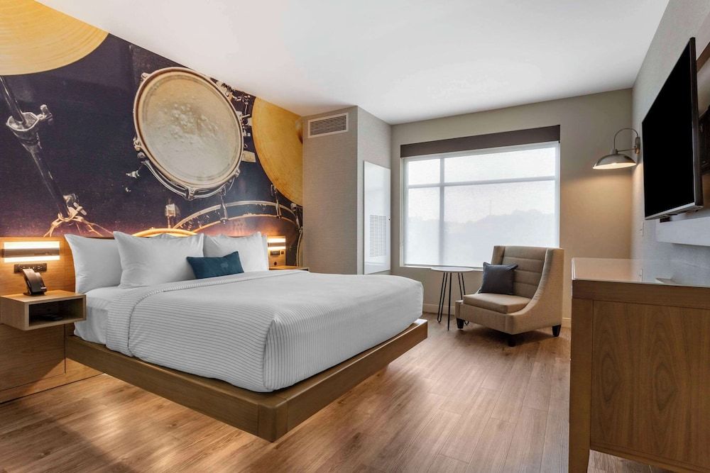 Suite, 1 King Bed with Sofa bed, Non Smoking