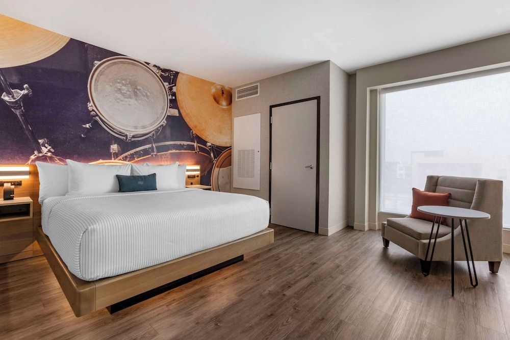 Suite, 1 King Bed with Sofa bed, Accessible, Non Smoking