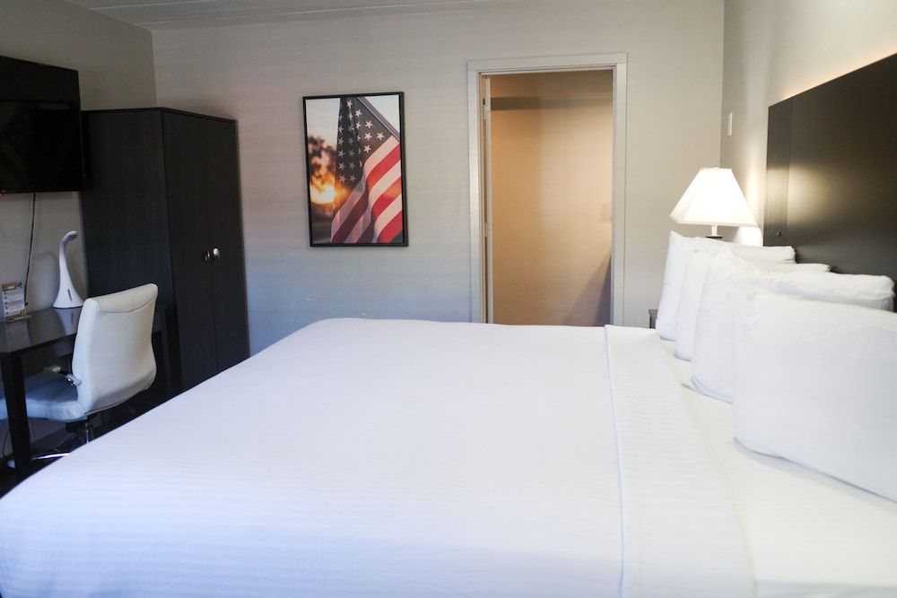 King Queen Queen Suite