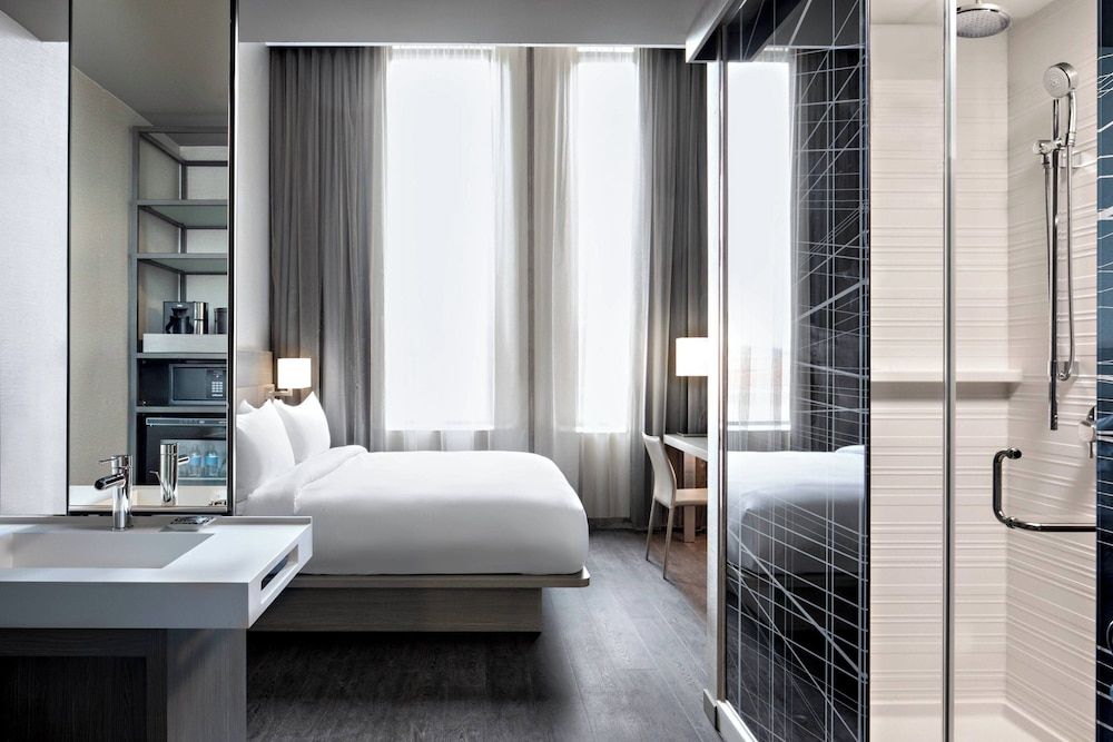 Room, 1 King Bed, City View