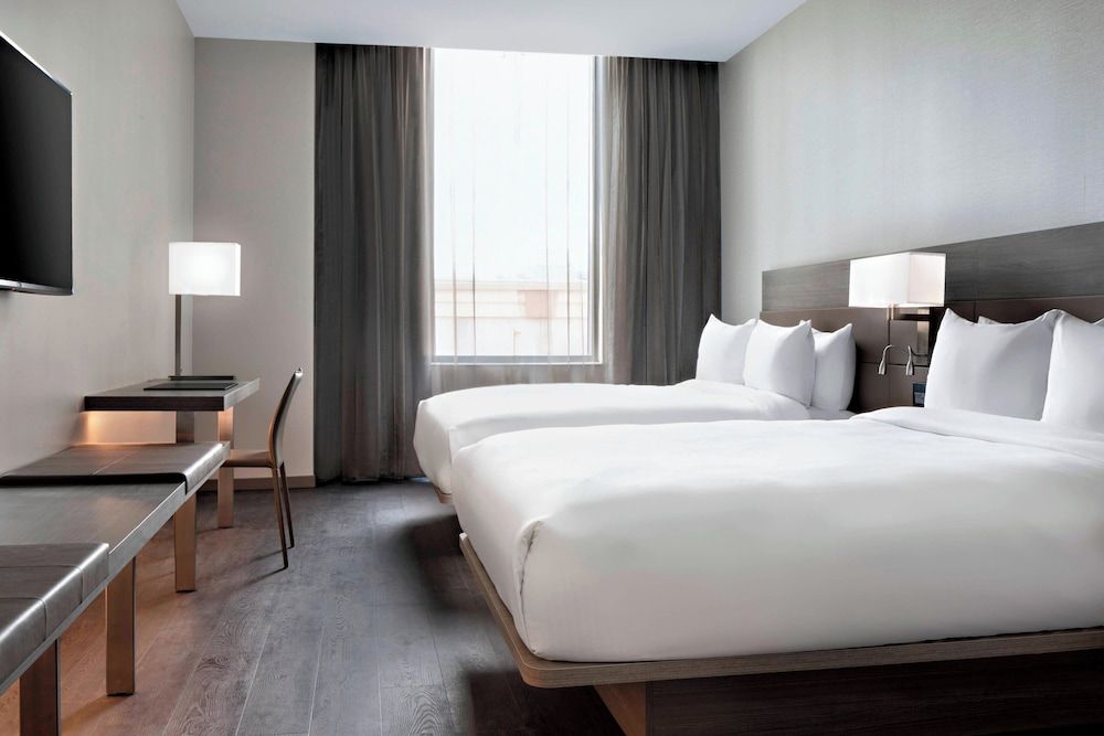 Room, 2 Queen Beds, City View (Hearing Accessible)
