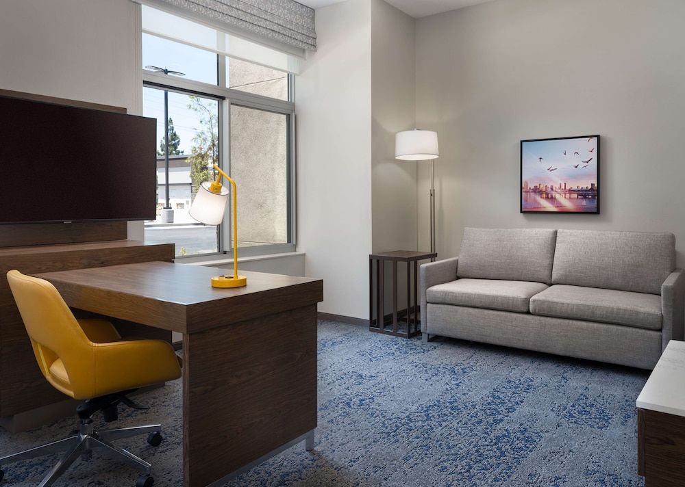 Studio Suite, 1 King Bed, Accessible (Roll-In Shower)