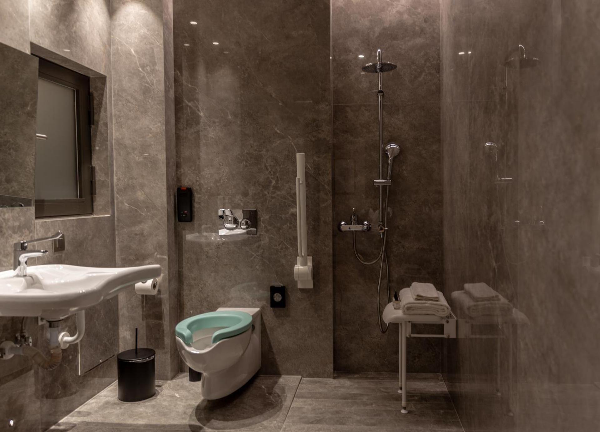 Disable Room with Shower