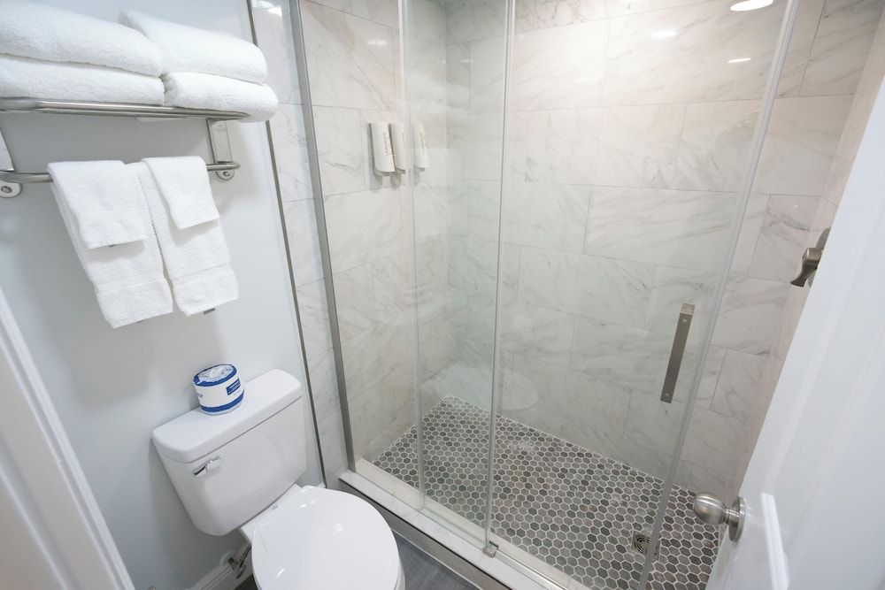 King Room with Water View, Balcony, Non-Smoking