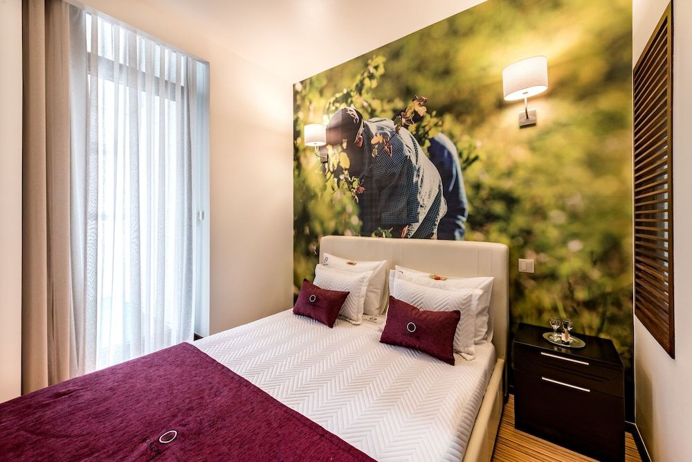 undefined Lounge Inn 4