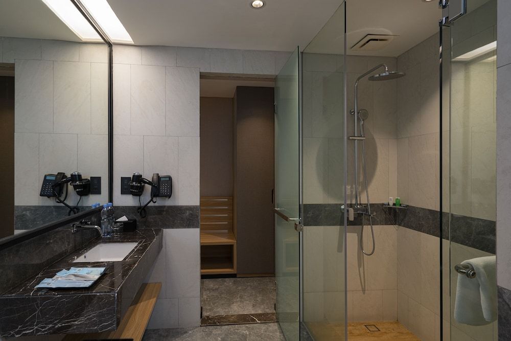 undefined Anara Airport Hotel 8