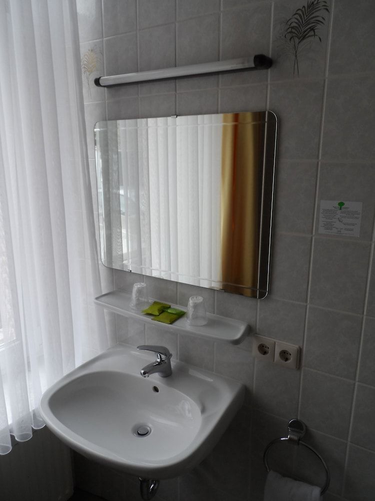 undefined Hôtel Le Châtelet 10