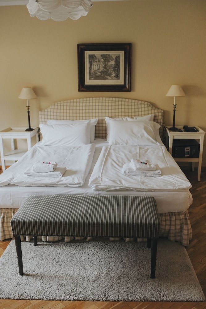 undefined Hôtel Le Châtelet 6