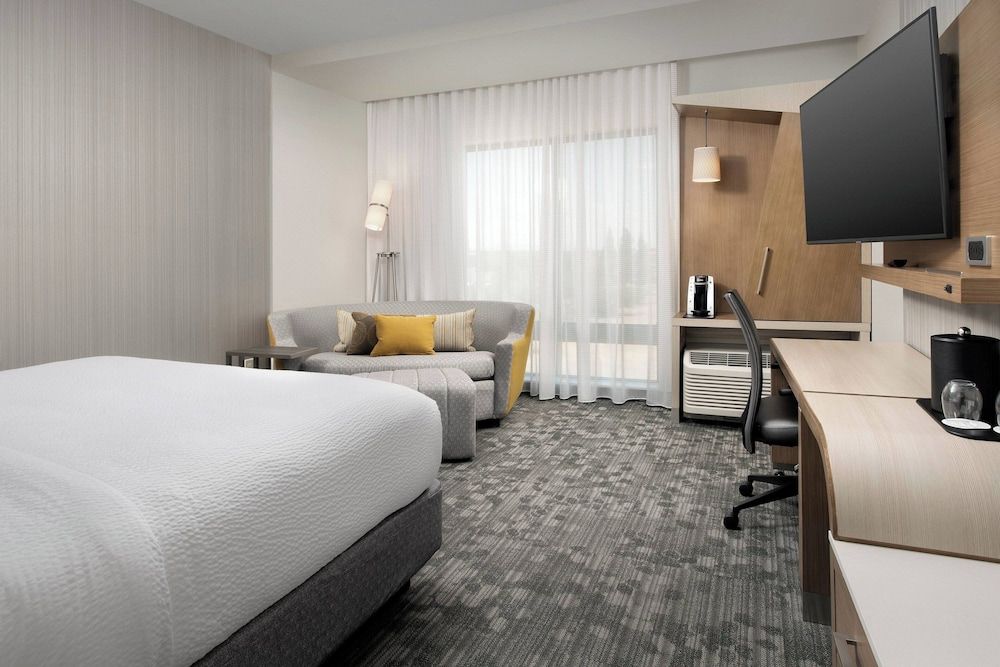 Room, 1 King Bed with Sofa bed, Non Smoking