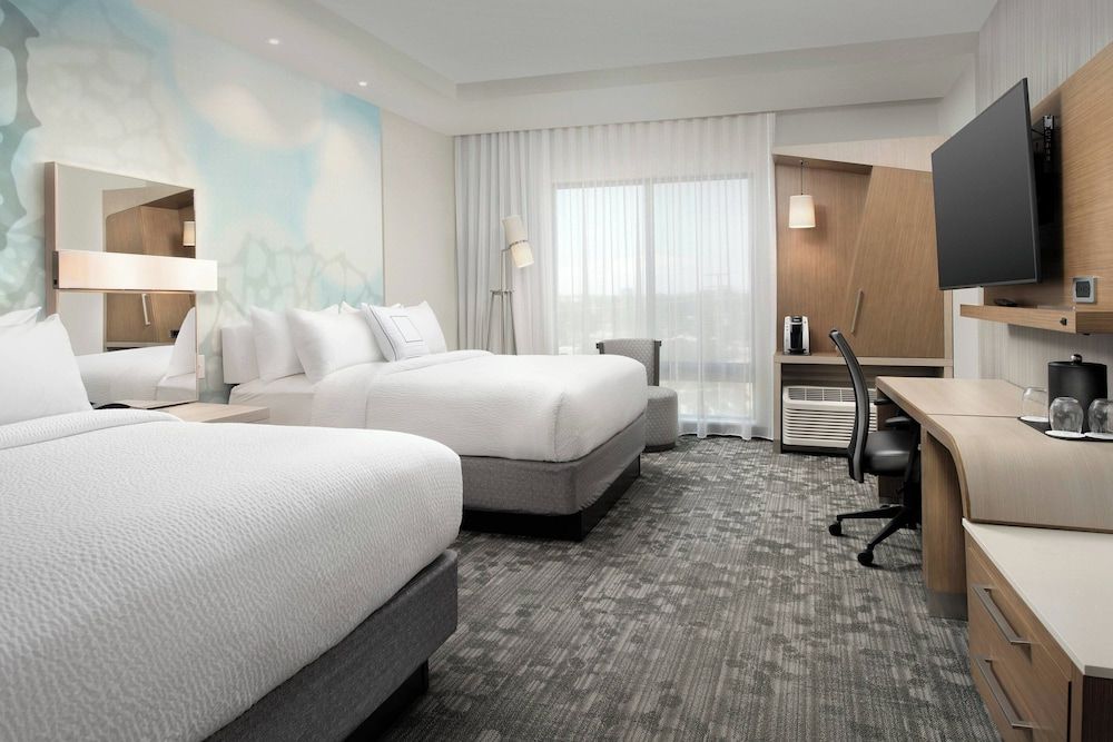 Room, 2 Queen Beds (Mobility/Hearing Accessible, Tub)