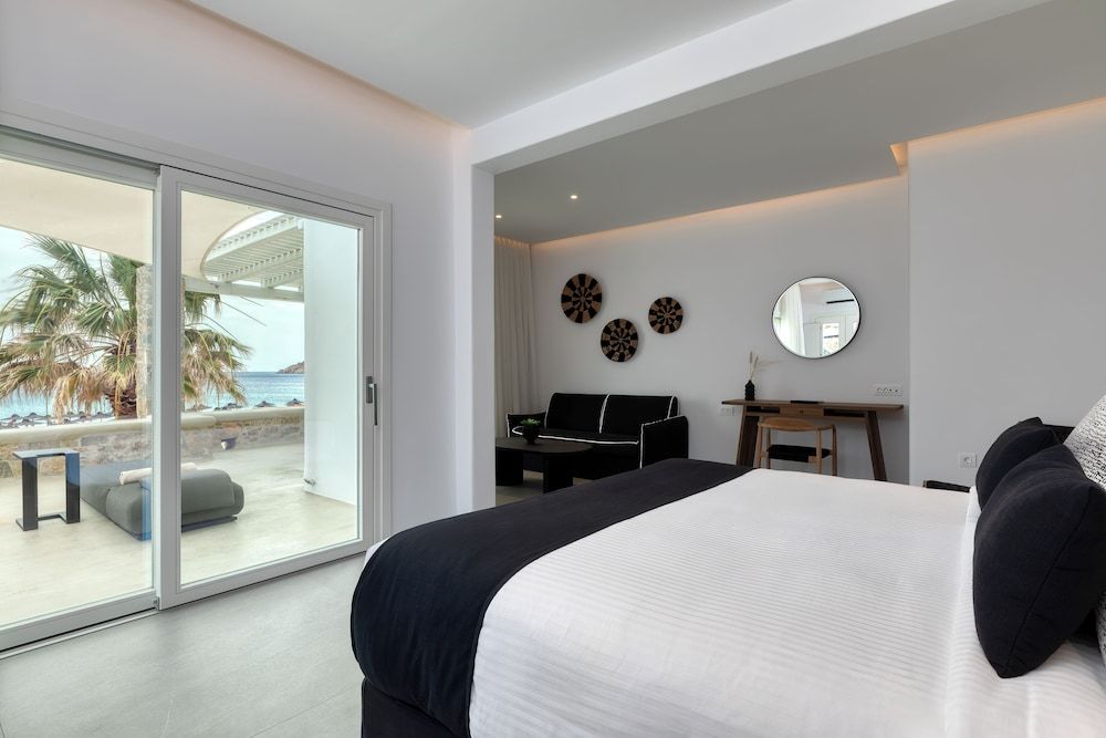 Luxury Apartment, 1 Bedroom, Sea View, Beachfront