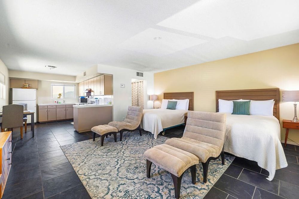 Double Room, 2 Queen Beds, Private Bathroom (Double Queen Room )