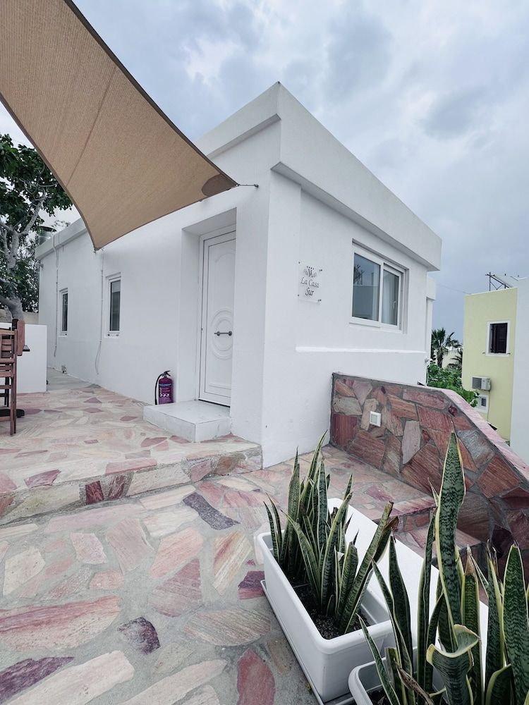 undefined Arlene Suites 9