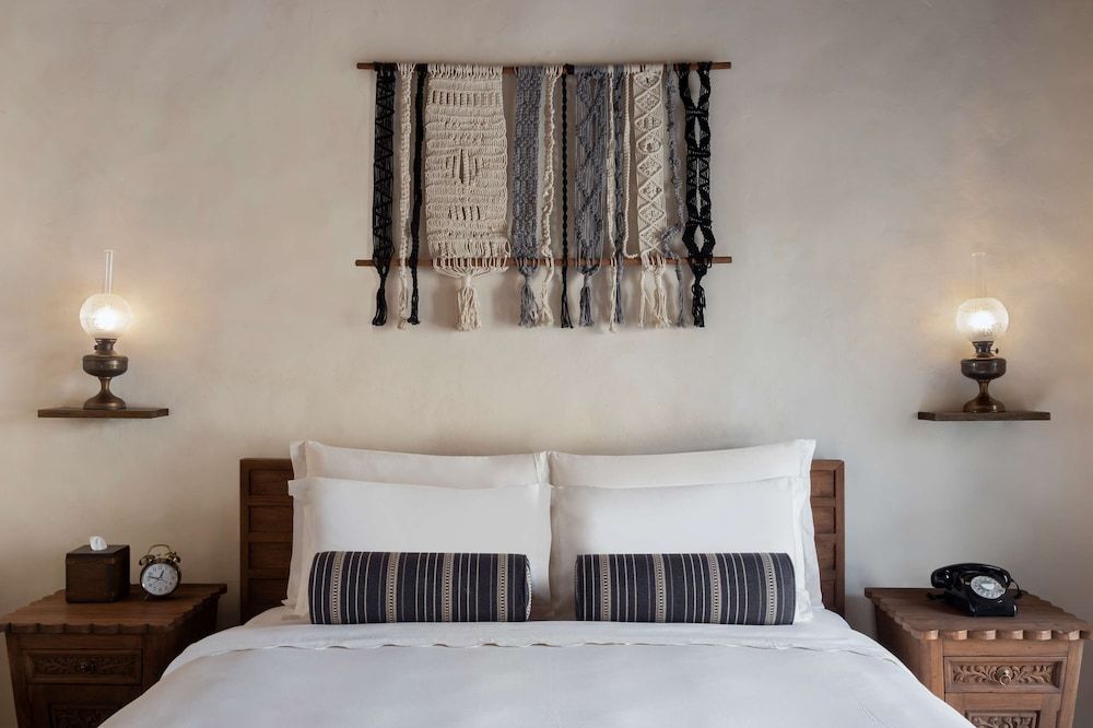 Room, 1 King Bed, Balcony (Heritage, Creek Balcony)