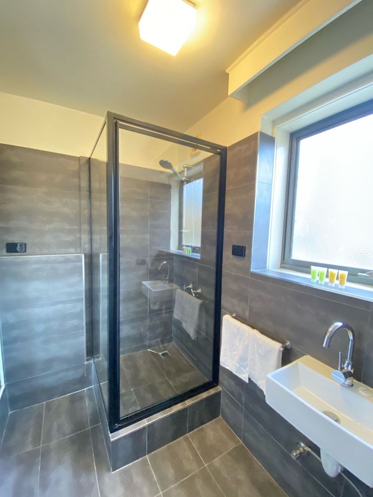 City Edge Serviced Apartments East Melbourne Executive One Bedroom Apartment - Albert Street Building 3