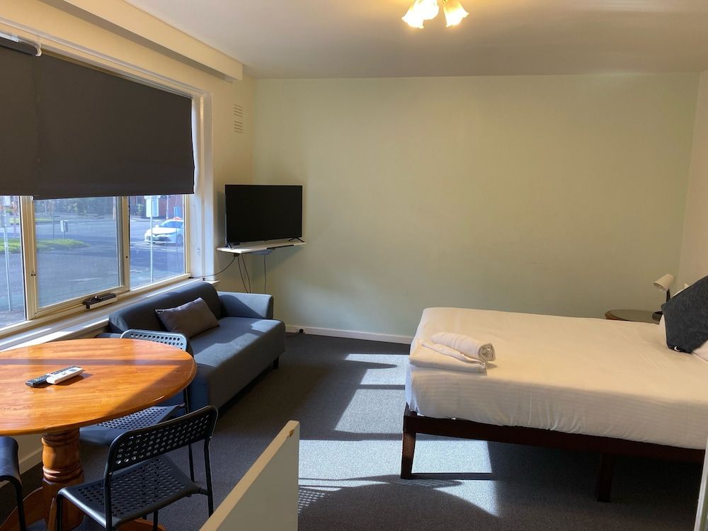 City Edge Serviced Apartments East Melbourne Family Studio Apartment - Treasury Building 3