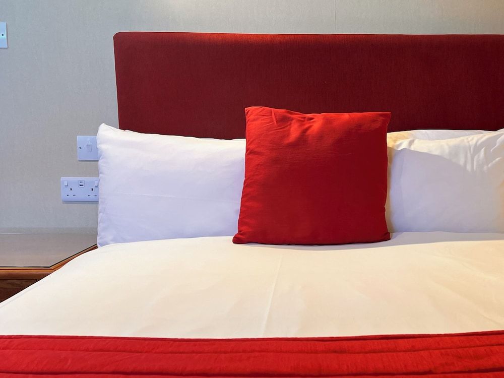 Laichmoray Hotel Budget Single Room 3