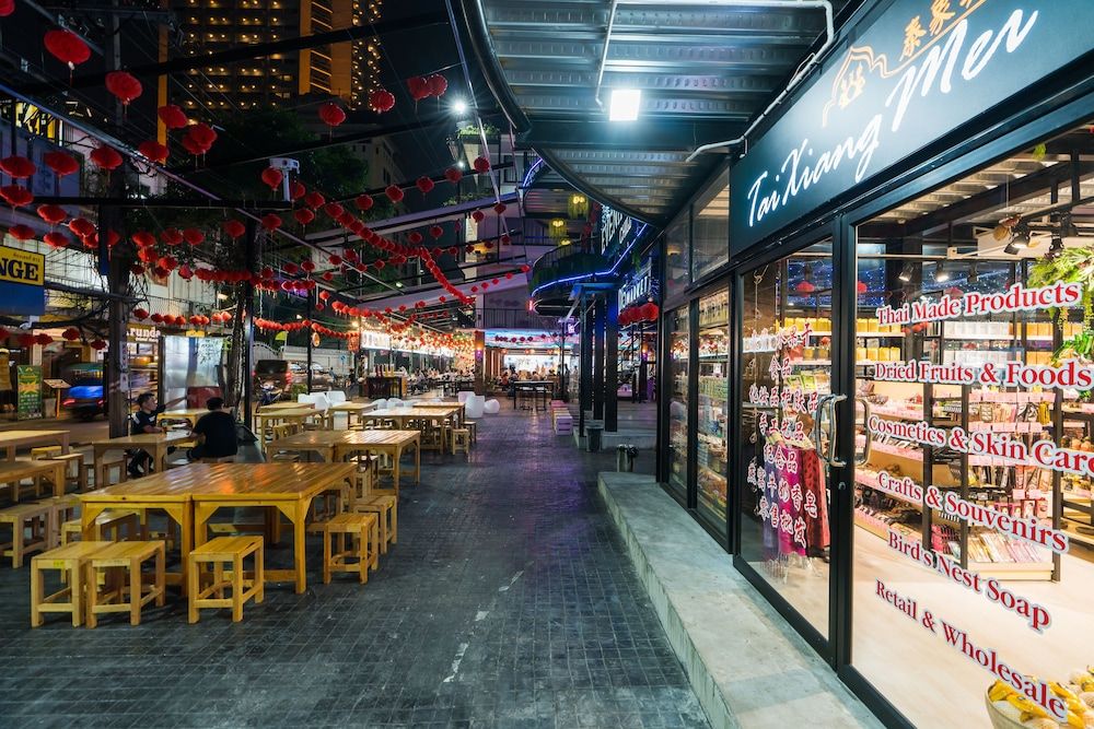 undefined Marwin Villa 8